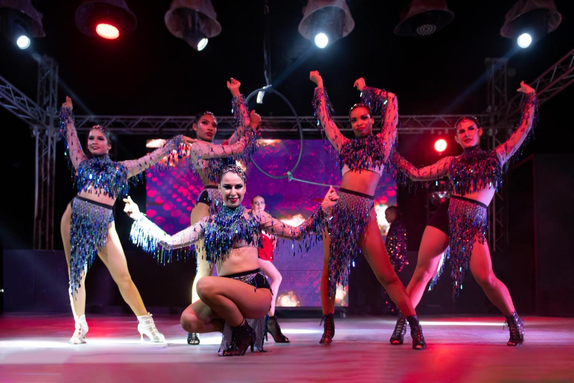 Rixos Bab Al Bahr Hotell Ras al-Khaimah Exteriör bild The cast of the 2018 production