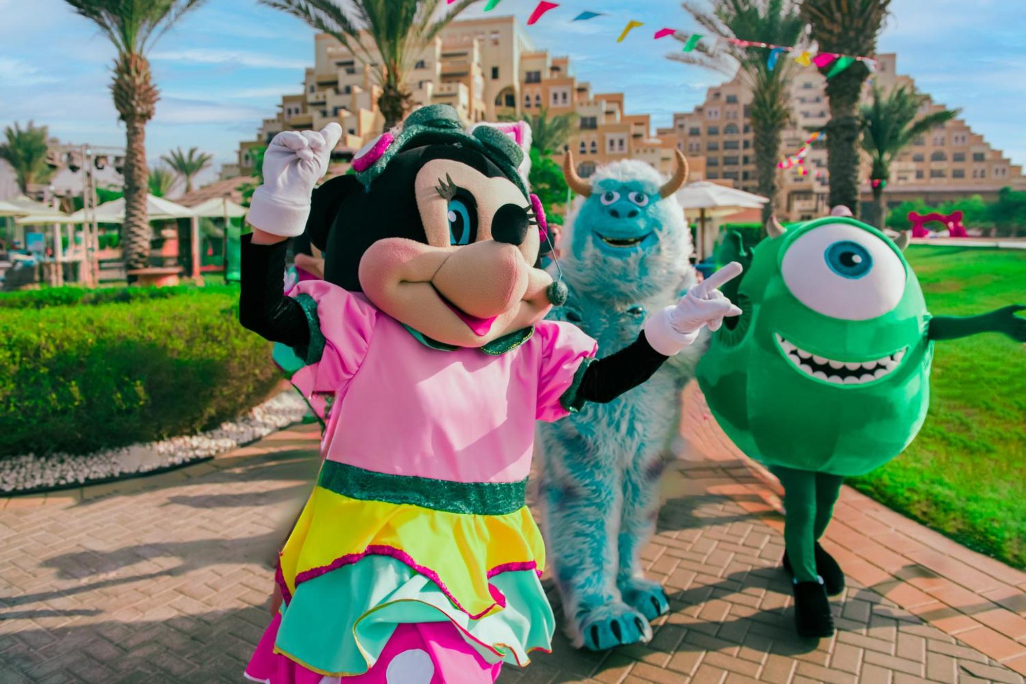 Rixos Bab Al Bahr Hotell Ras al-Khaimah Exteriör bild Characters at the park